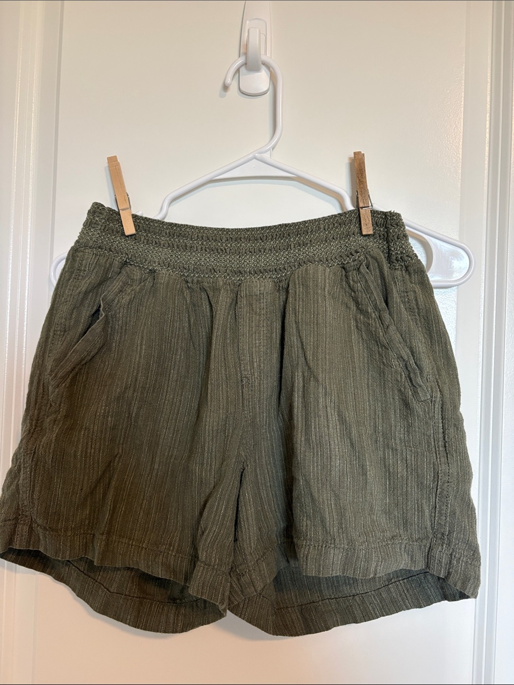 Briggs New York Olive Green High-Waist Smocked Shorts